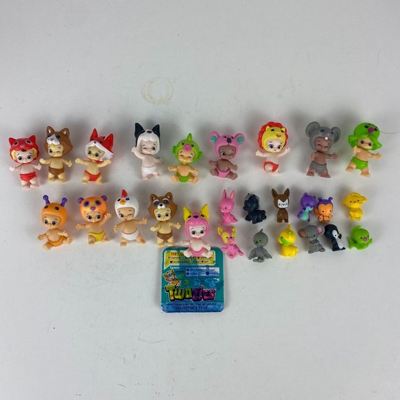 Twozies Collectible Babies Mini Figures & Pets Lot Moose Toys 14 Babies 12 Pets - Picture 1 of 4